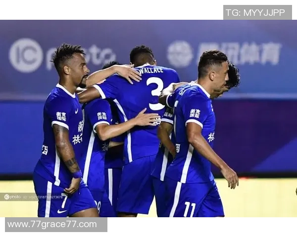 华莱士续约武汉三镇再添新篇章球迷期待新赛季精彩表现与团队协作 华莱士续约武汉三镇再添新篇章球迷期待新赛季精彩表现与团队协作