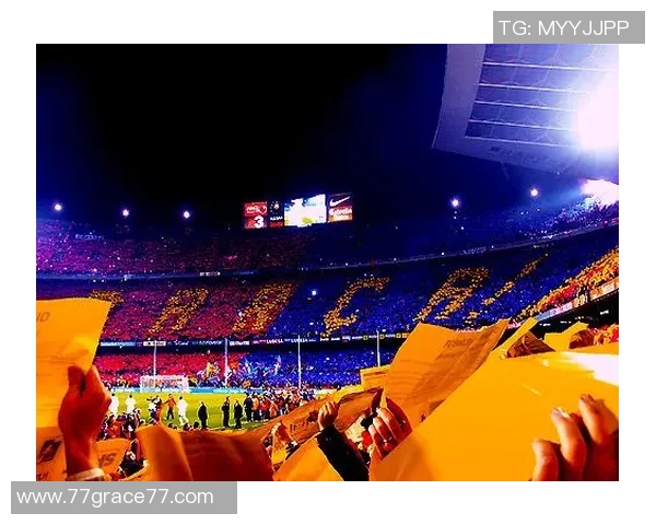 新诺坎普球场重装开放，巴塞罗那球迷激动参观新家